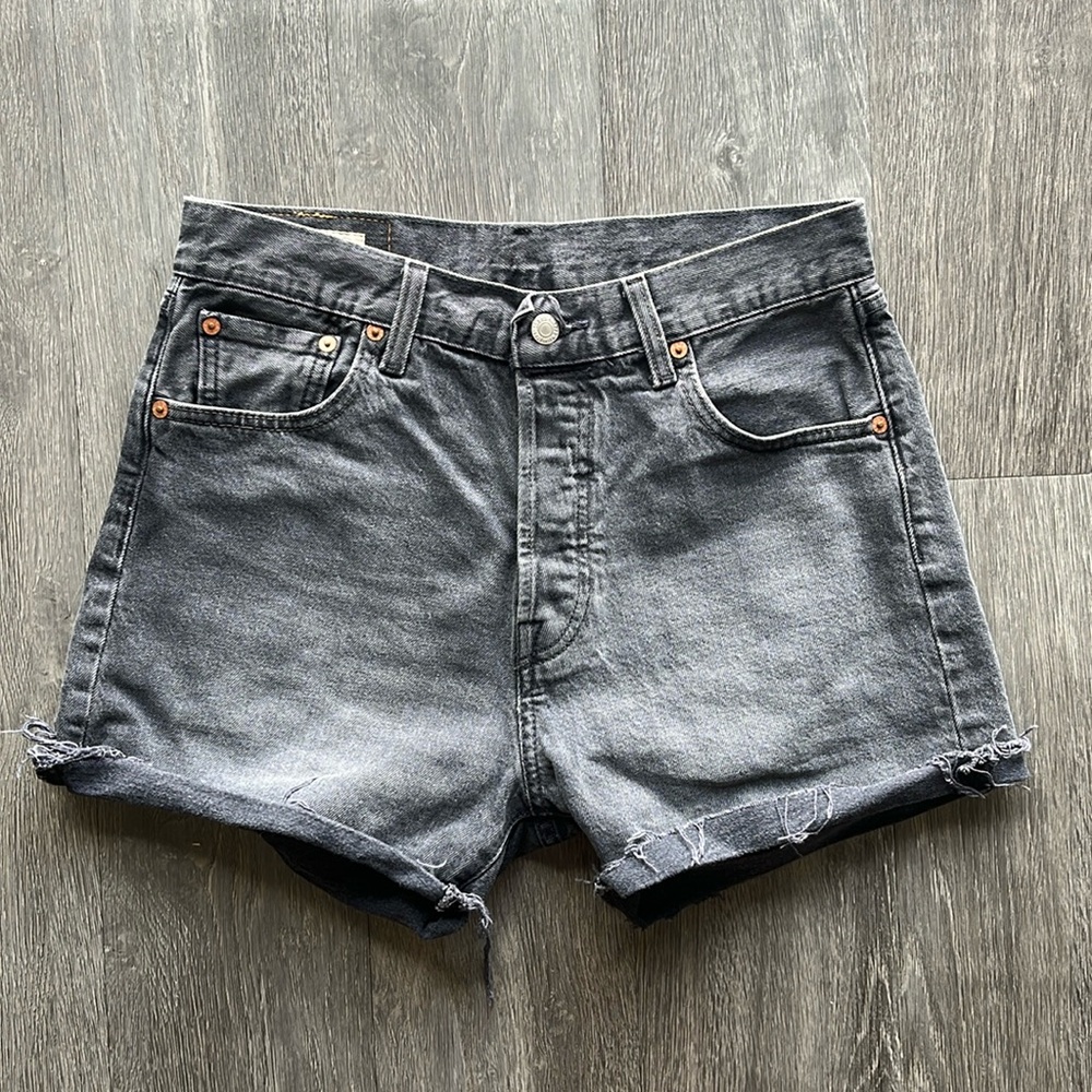 Levi 501 Cutoff Denim Shorts ✧ Size 30 ✧  Gray
